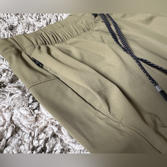 Fabletics The One Jogger - Picture 2 of 6